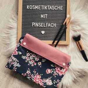 Kosmetiktasche mit Pinselfach