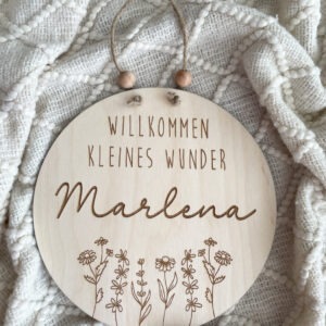 Personalisiertes Holzschild zur Geburt "Blumenwiese"